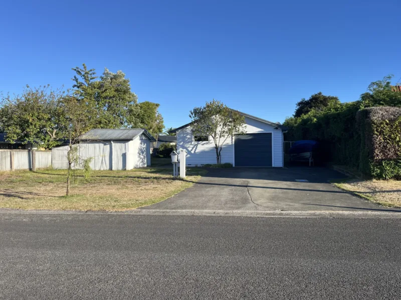 Sun-Drenched Family Bach, Steps from Lake Taupō