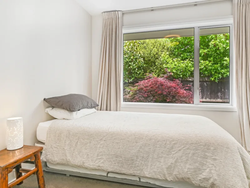 Spacious, Christchurch Family Home with Garden & Deck - Free Parking - Near Airport