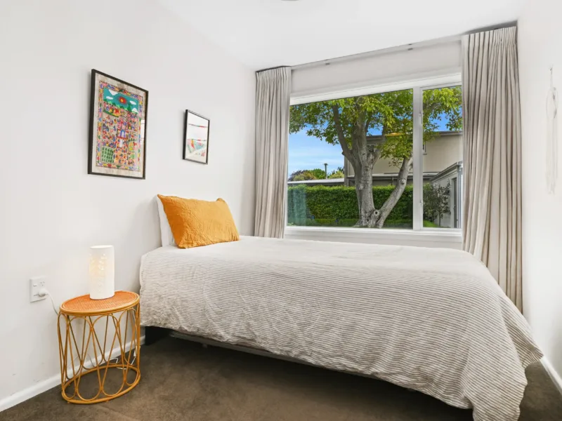 Spacious, Christchurch Family Home with Garden & Deck - Free Parking - Near Airport