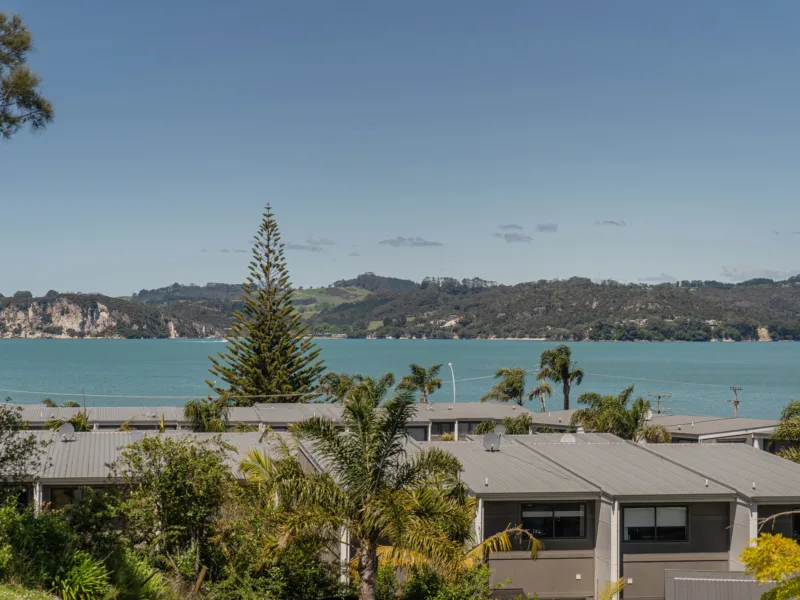 Whitianga Coastal Escape (5 bdrm)