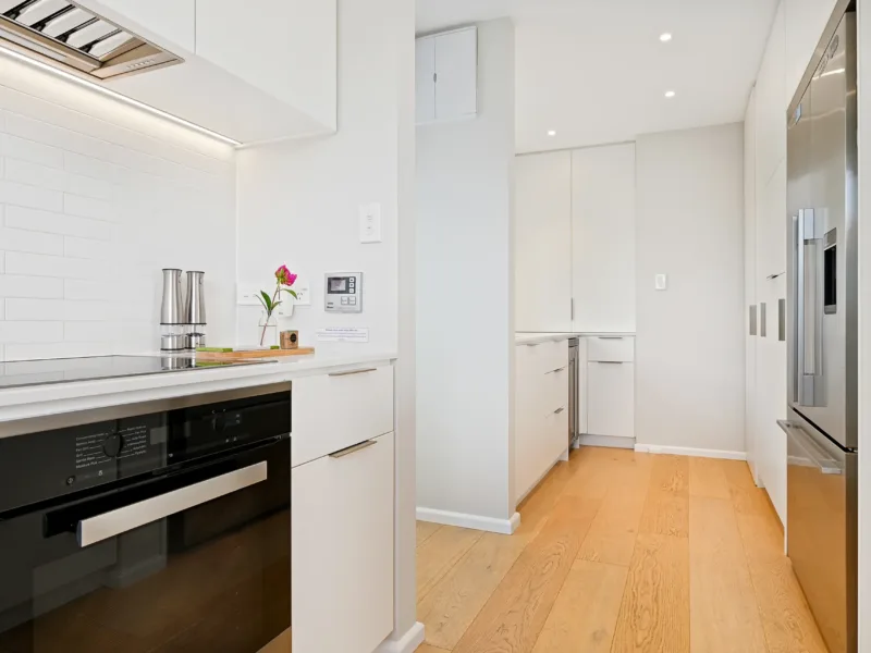 Spacious, Christchurch Family Home with Garden & Deck - Free Parking - Near Airport