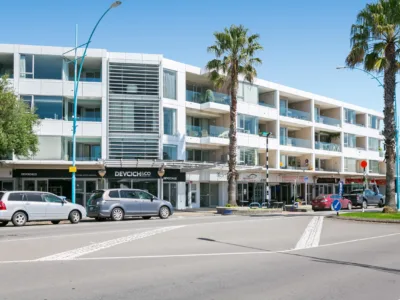 Sunny Apartment in Downtown Mount Maunganui