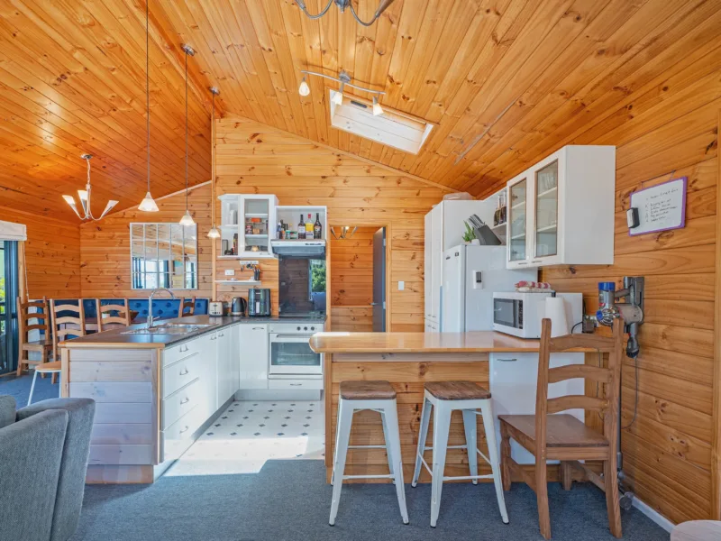 Whitianga Coastal Escape (5 bdrm)