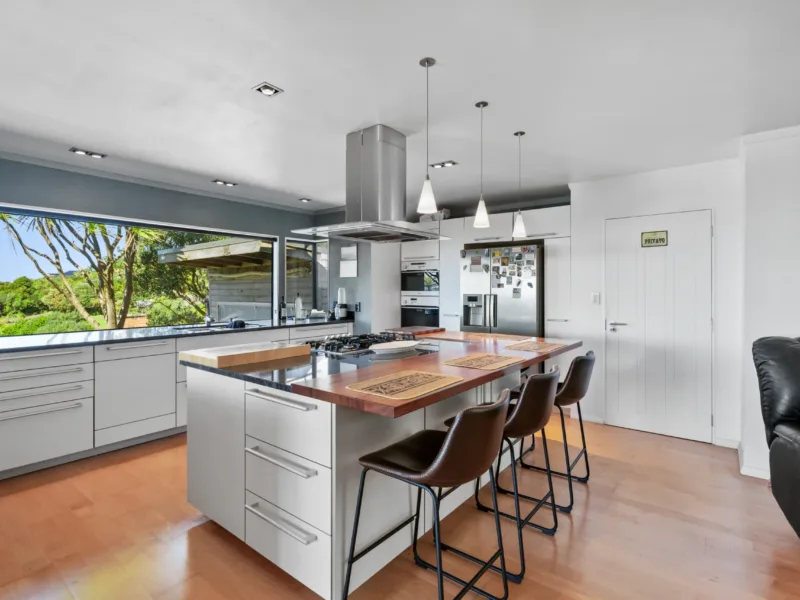 Dolphin Vista - a Relaxed Tutukaka Coastal Haven with Sweeping Ocean Views