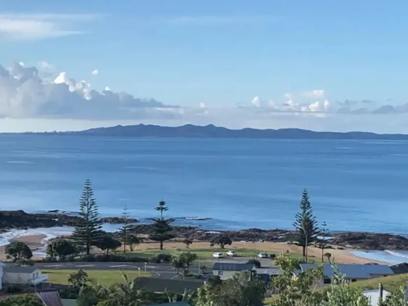 CBay Holiday Home - Spectacular 180˚ Views!