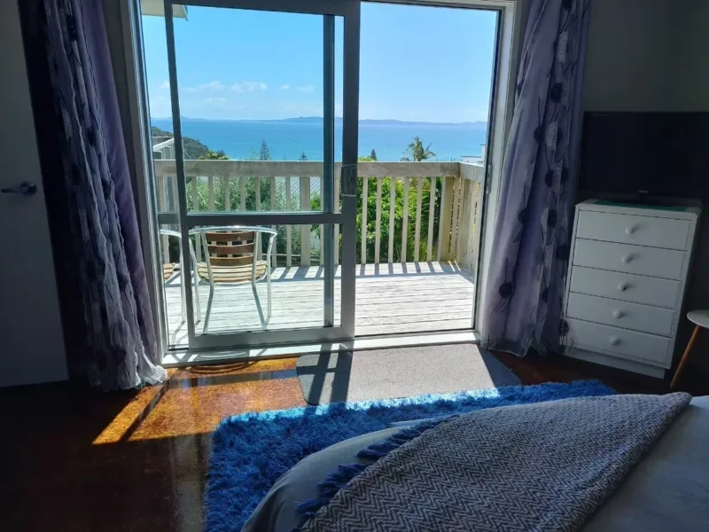 CBay Holiday Home - Spectacular 180˚ Views!
