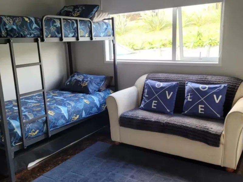 CBay Holiday Home - Spectacular 180˚ Views!
