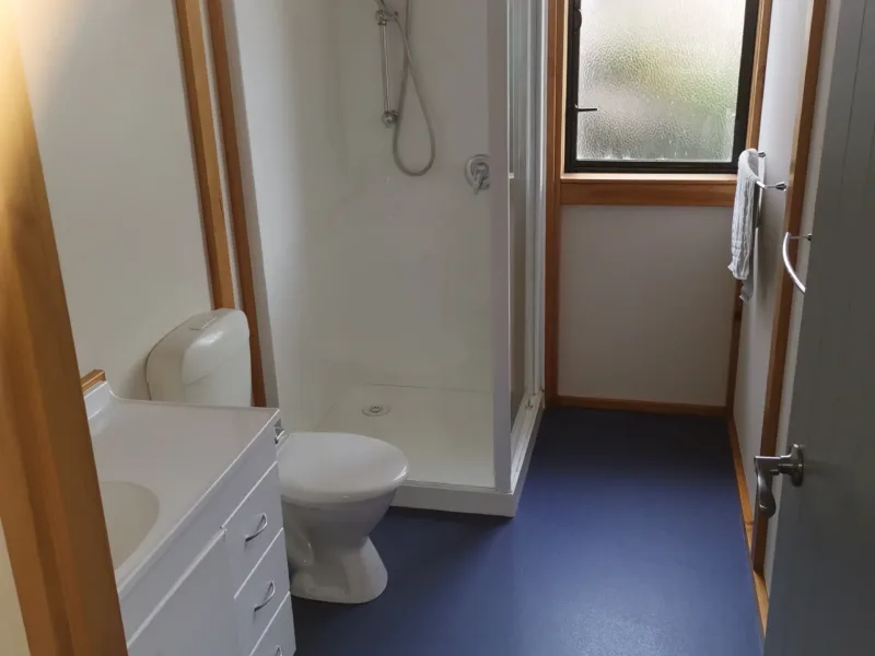 3 bedroom pet-friendly rural-feel close to town.