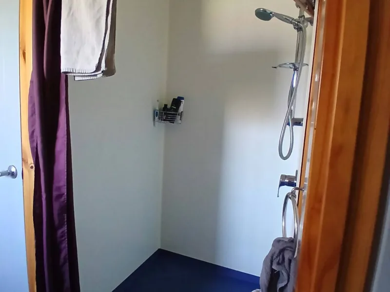 3 bedroom pet-friendly rural-feel close to town.