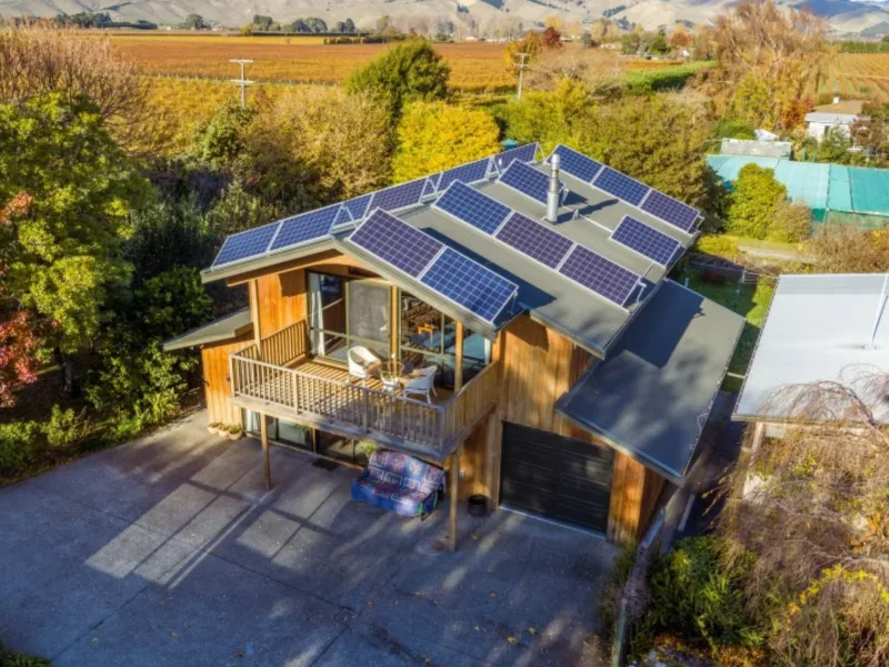 3 bedroom pet-friendly rural-feel close to town.