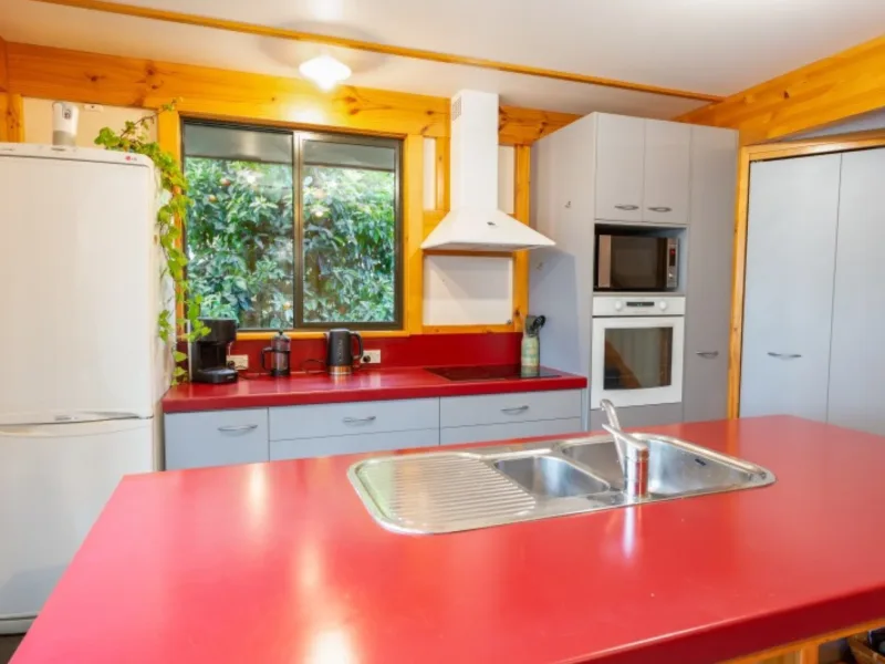 3 bedroom pet-friendly rural-feel close to town.