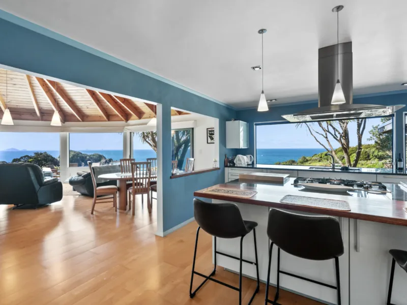 Dolphin Vista - a Relaxed Tutukaka Coastal Haven with Sweeping Ocean Views