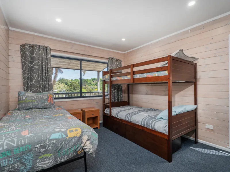 Whitianga Coastal Escape (5 bdrm)