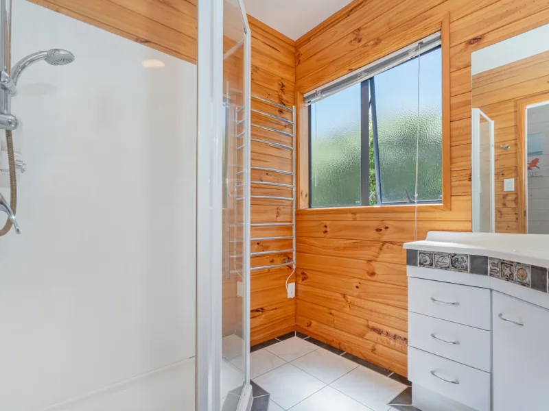 Whitianga Coastal Escape (5 bdrm)