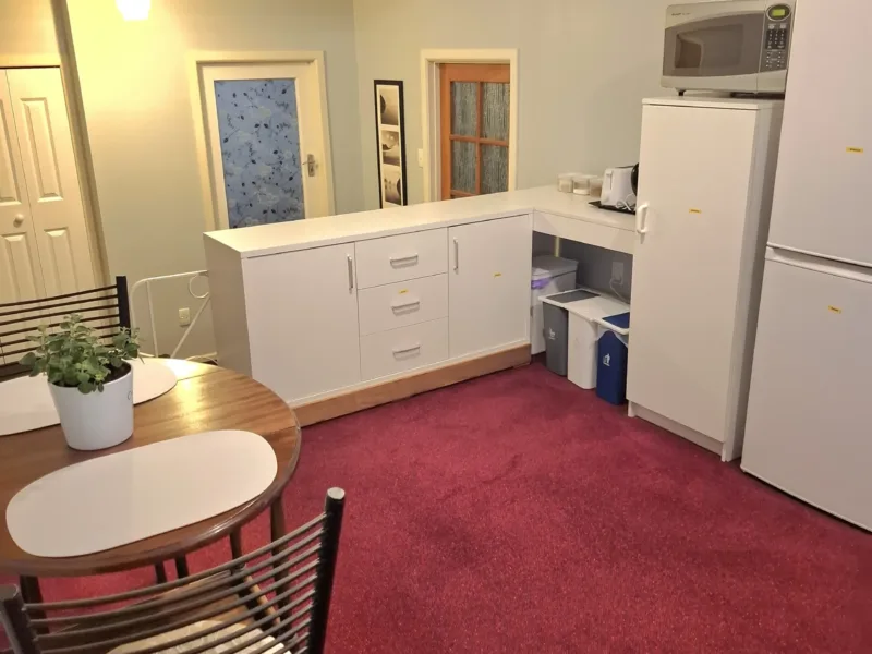 A Stop in the Right Direction - cosy guest suite