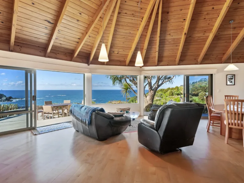Dolphin Vista - a Relaxed Tutukaka Coastal Haven with Sweeping Ocean Views