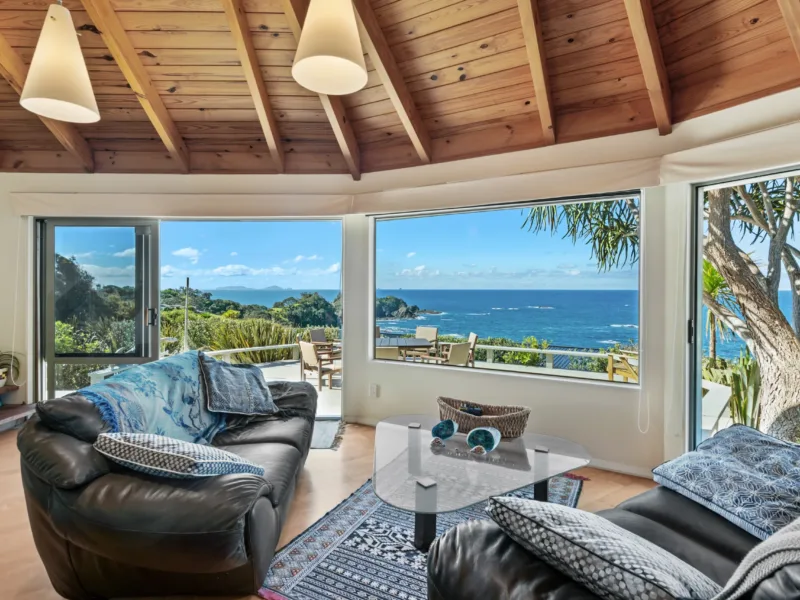 Dolphin Vista - a Relaxed Tutukaka Coastal Haven with Sweeping Ocean Views