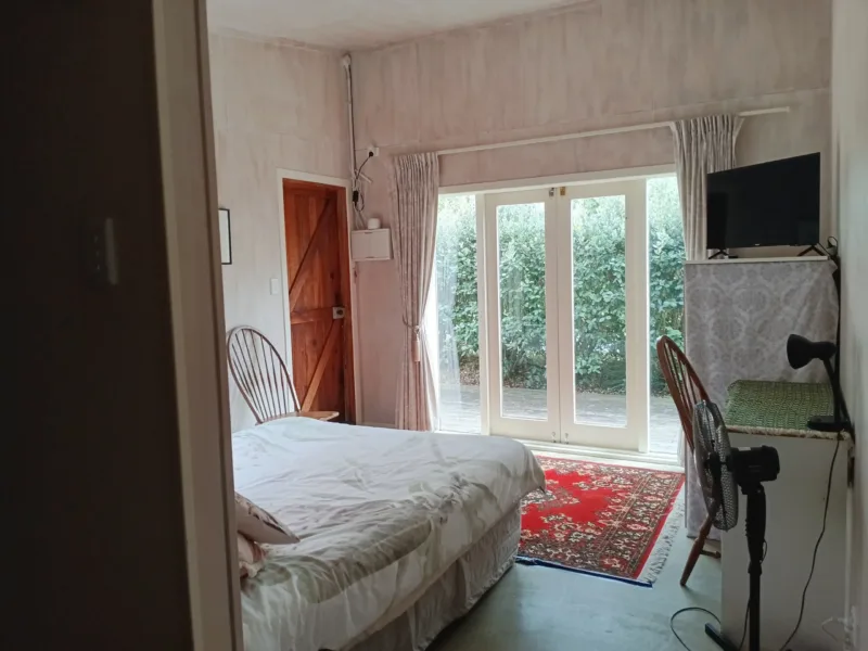 Private Country Cottage near Raglan with Scenic Countryside Views