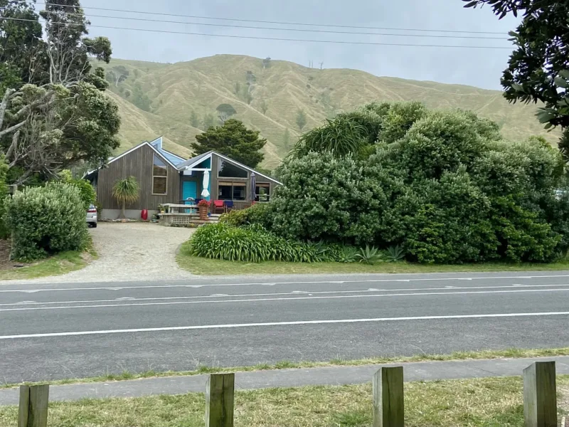 30 Seconds to the Beach: Wainui Beachfront Retreat