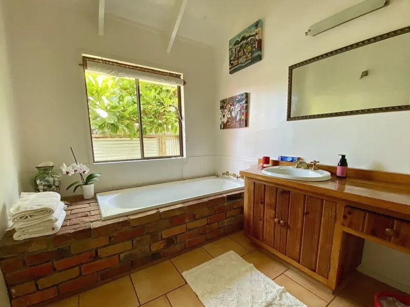 30 Seconds to the Beach: Wainui Beachfront Retreat