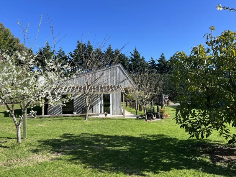 Garden View Getaway in Ōtaki