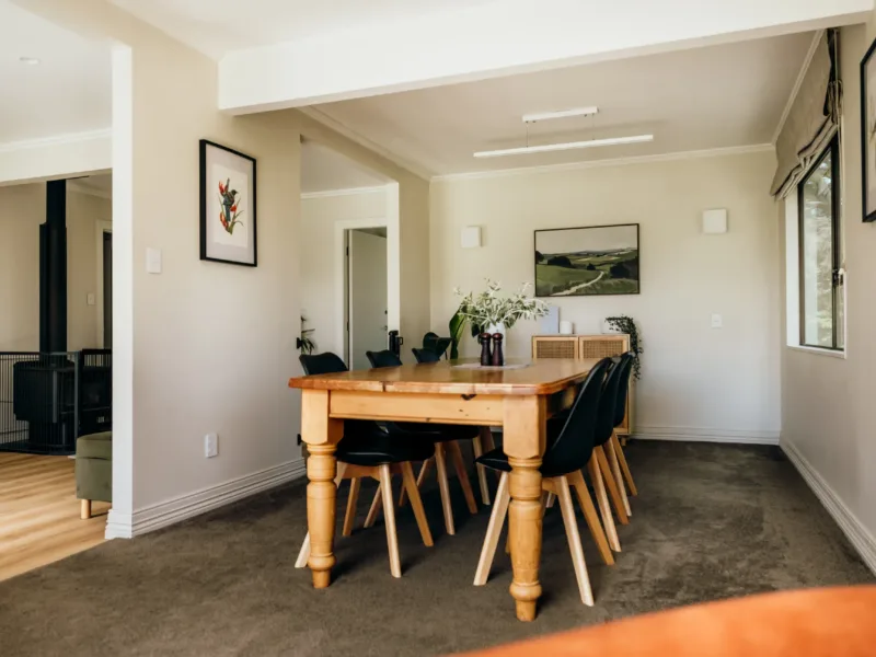 Sentry Gardens | Large Saltwater Pool and Gardens | 5 minutes to Airport