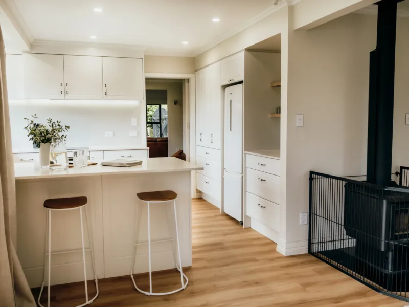 Sentry Gardens | Large Saltwater Pool and Gardens | 5 minutes to Airport