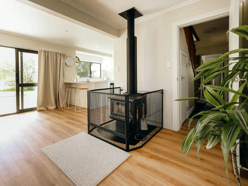 Sentry Gardens | Large Saltwater Pool and Gardens | 5 minutes to Airport