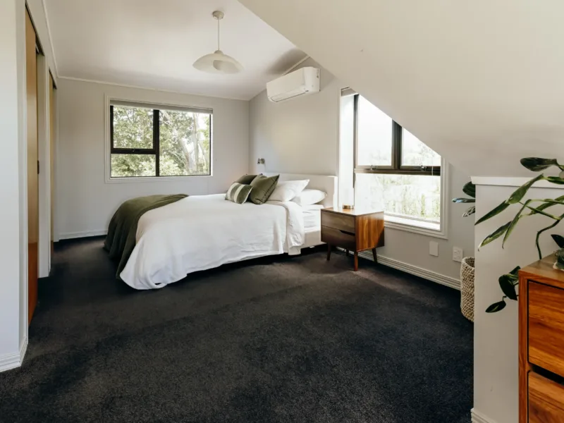 Sentry Gardens | Large Saltwater Pool and Gardens | 5 minutes to Airport