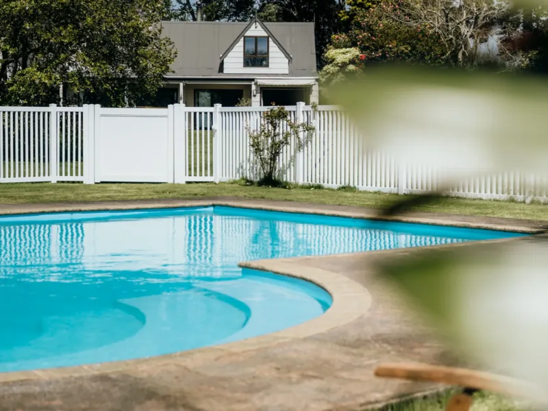 Sentry Gardens | Large Saltwater Pool and Gardens | 5 minutes to Airport