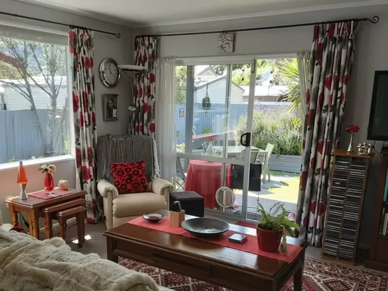 Robyn’s Nest – A Short Stroll to Town and Ferries